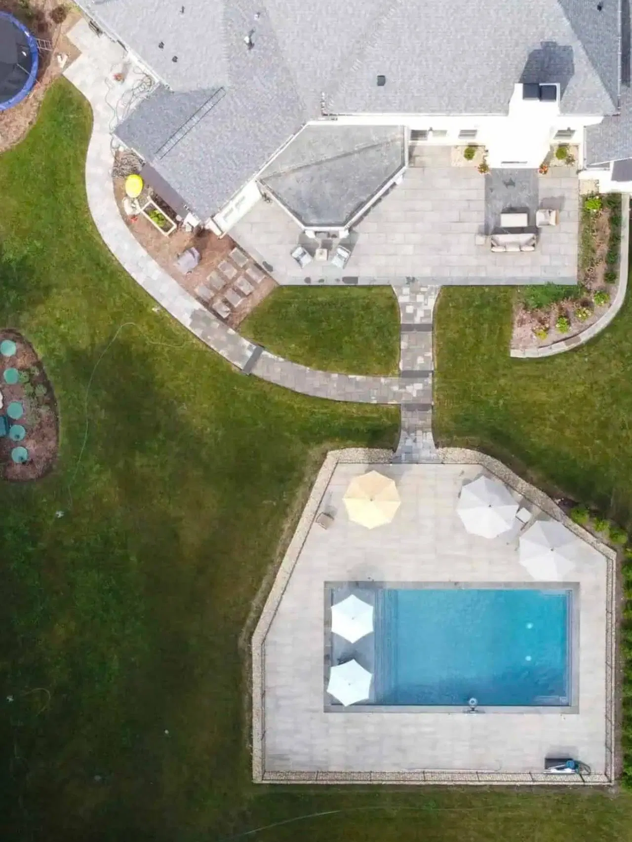 Wave Outdoors landscape design team at work in Mount Prospect IL